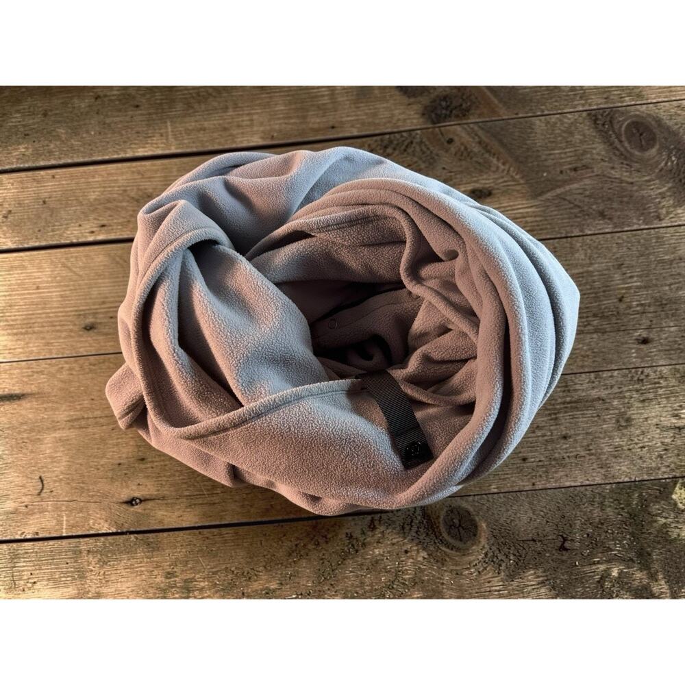 Lululemon Athletica Vinyasa Scarf One Size Gray Fleece Snap Buttons Versatile - Picture 6 of 10